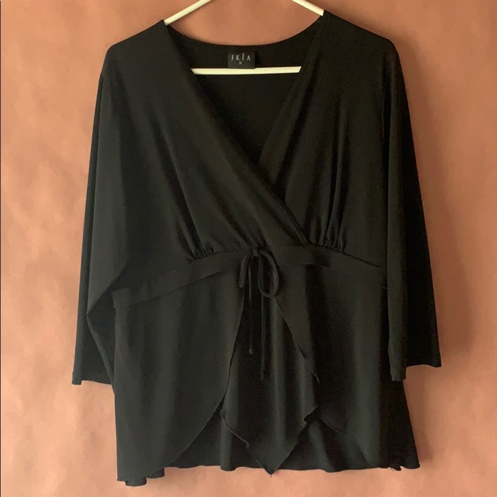 Woman’s black top